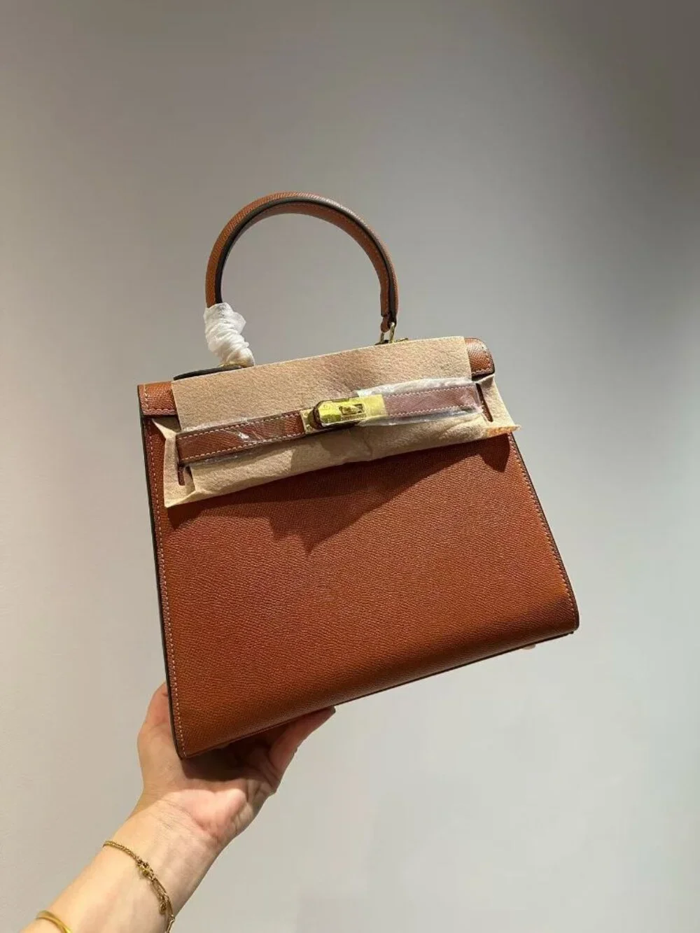 Classic Hermes Bag: A Stylish and Versatile Choice for Elegance